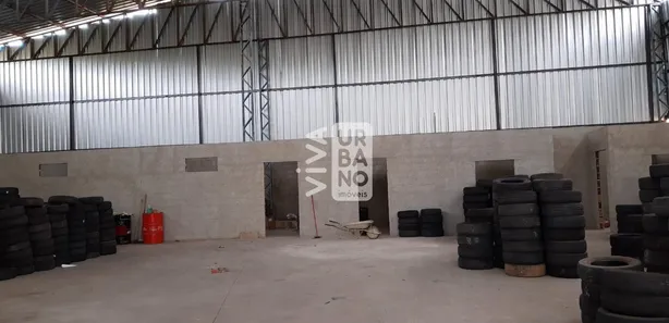 Galpão / Depósito / Armazém para venda ou aluguel, 585m² no Dom Bosco, Volta Redonda