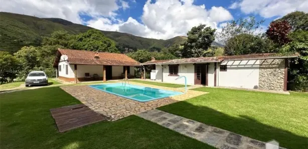 Fazenda / Sítio / Chácara com 4 Quartos à venda, 453m² no Posse, Petrópolis