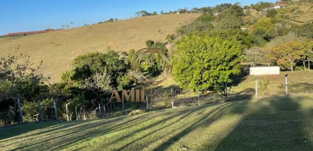 Fazenda / Sítio / Chácara com 4 Quartos para venda ou aluguel, 208m² no Chácaras Rurais Guararema, Jacareí