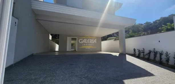 Sobrado com 4 Quartos à venda, 271m² no América, Joinville