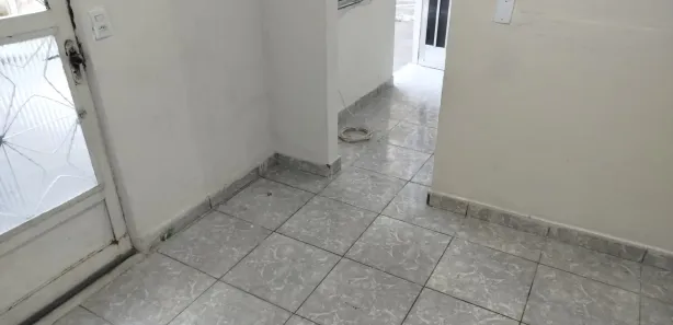 Casa de Vila com 1 Quarto para alugar, 30m² no Santa Terezinha, Mesquita