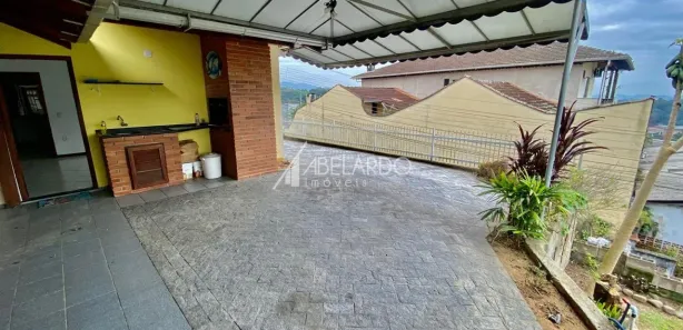 Casa com 3 Quartos para alugar, 219m² no Água Verde, Blumenau