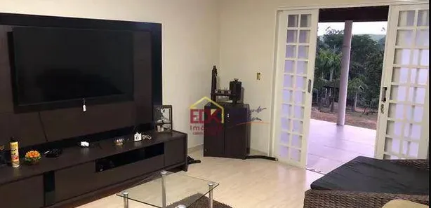 Fazenda / Sítio / Chácara com 2 Quartos à venda, 2100m² no Chácara Marambaia, Caçapava