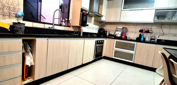 Sobrado com 4 Quartos à venda, 230m² no Candangolândia, Brasília
