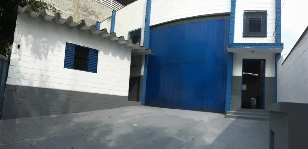 Galpão / Depósito / Armazém para alugar, 350m² no Parque Laguna, Taboão da Serra