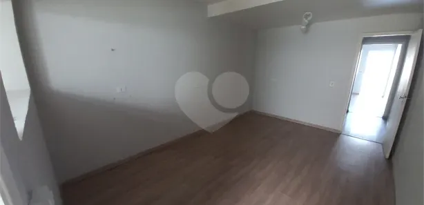 com 2 Quartos para alugar, 200m² no Jardim da Glória, Taboão da Serra