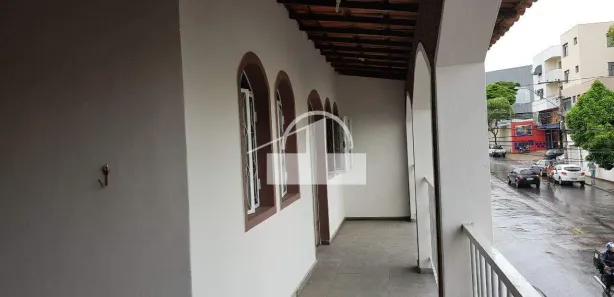 Prédio Inteiro com 4 Quartos à venda, 360m² no Centro, Sete Lagoas