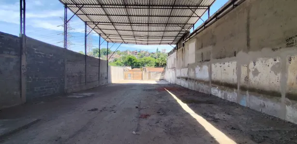 Galpão / Depósito / Armazém para alugar, 790m² no Mutondo, São Gonçalo