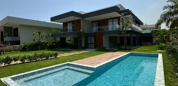 Casa de Condomínio com 5 Quartos para venda ou aluguel, 650m² no Busca Vida (Abrantes), Camaçari