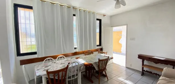 Casa de Condomínio com 2 Quartos para alugar, 64m² no Guilhermina, Praia Grande