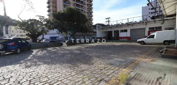 Galpão / Depósito / Armazém para alugar, 200m² no Várzea, Teresópolis