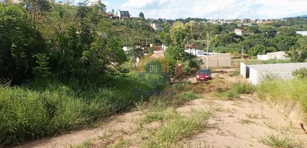 Terreno / Lote / Condomínio à venda, 351m² no Dos Pereiras, Jarinu