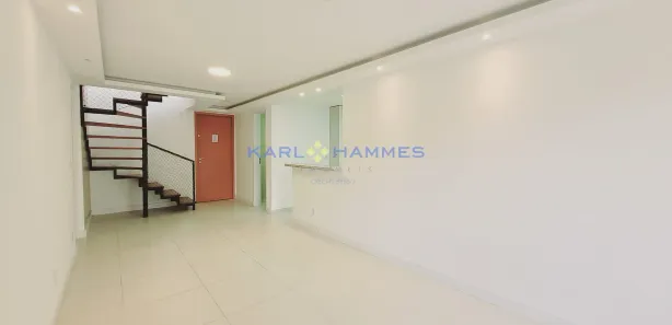 Cobertura com 3 Quartos à venda, 173m² no Itaipava, Petrópolis