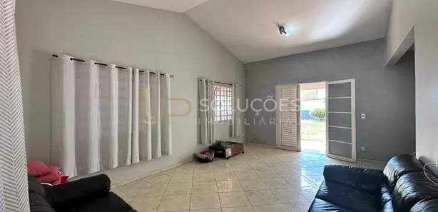 Casa de Condomínio com 3 Quartos à venda, 211m² no Região dos Lagos, Brasília