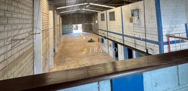 Galpão / Depósito / Armazém para venda ou aluguel, 1141m² no Terra Nova, Taubaté