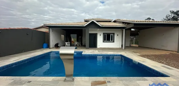 Fazenda / Sítio / Chácara com 3 Quartos à venda, 1300m² no , Mairinque