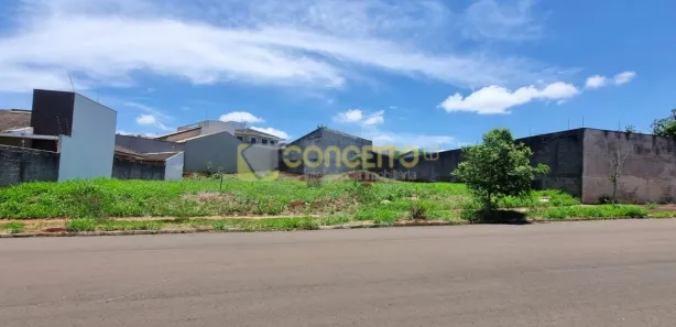 Terreno / Lote / Condomínio à venda, 810m² no Centro, Rolândia