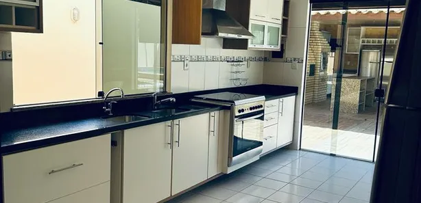 Casa de Condomínio com 5 Quartos para venda ou aluguel, 500m² no Busca Vida (Abrantes), Camaçari