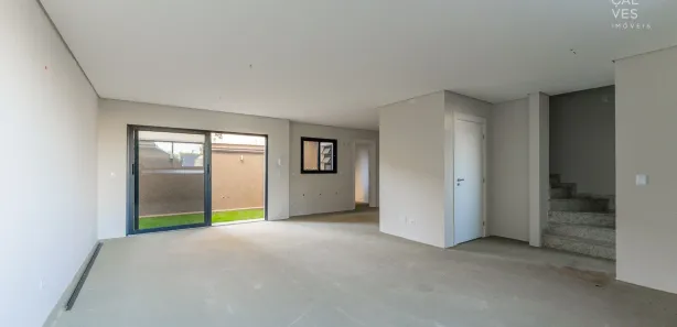 Sobrado com 3 Quartos à venda, 234m² no São Lourenço, Curitiba