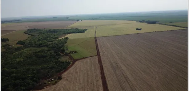 Fazenda / Sítio / Chácara com 3 Quartos à venda, 820000000m² no Centro, Maracaju