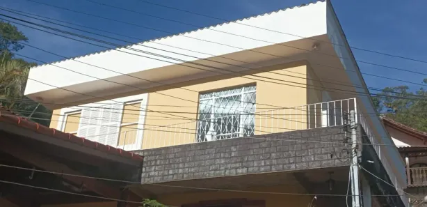 Casa com 2 Quartos para alugar, 80m² no Castelanea, Petrópolis