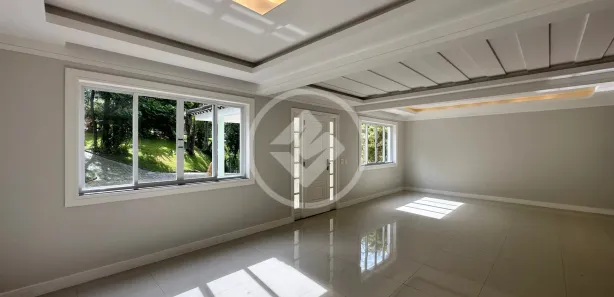 Casa de Condomínio com 3 Quartos à venda, 270m² no Parque do Imbui, Teresópolis