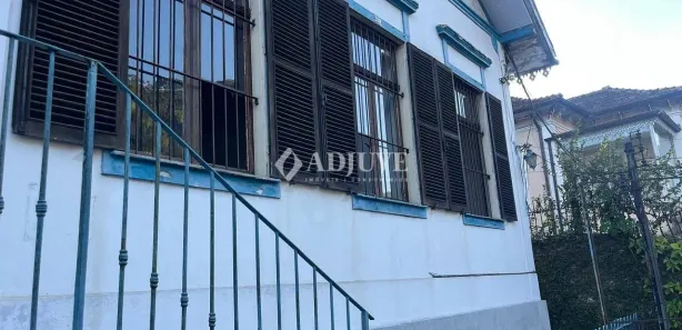 Casa Comercial com 4 Quartos para alugar, 168m² no Centro, Petrópolis