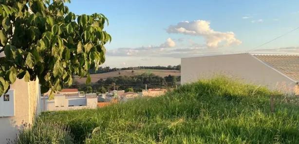 Terreno / Lote / Condomínio à venda, 300m² no Loteamento Residencial Veneza, Apucarana