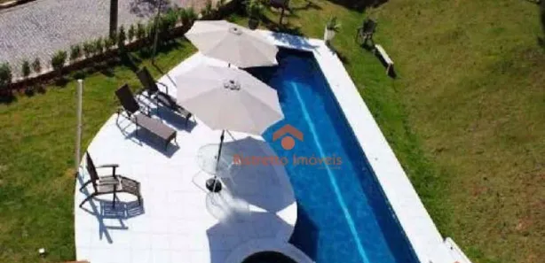 Sobrado com 4 Quartos para alugar, 720m² no Condomínio Refúgio dos Pinheiros, Itapevi
