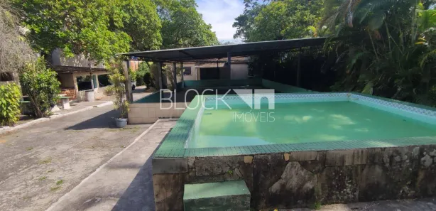 Fazenda / Sítio / Chácara com 3 Quartos à venda, 251m² no Taquara, Rio de Janeiro