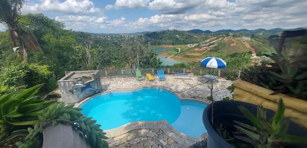 Fazenda / Sítio / Chácara com 3 Quartos à venda, 220m² no , Igaratá