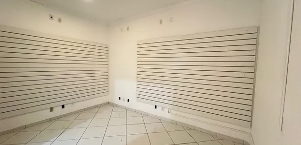 Conjunto Comercial / Sala para alugar, 95m² no Centro, Salto