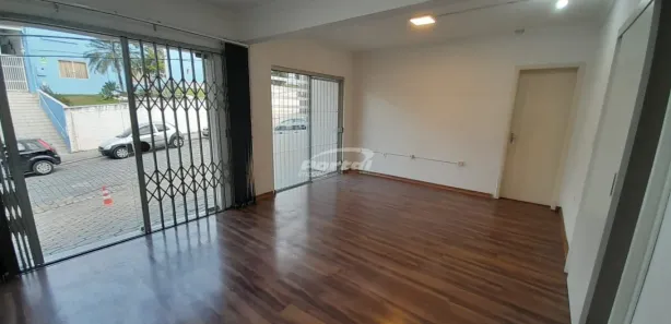 Conjunto Comercial / Sala para alugar, 50m² no Água Verde, Blumenau