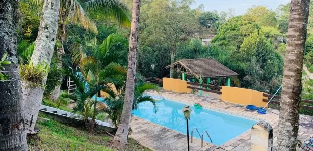 Fazenda / Sítio / Chácara com 4 Quartos para alugar, 410m² no Condomínio Lagoinha, Jacareí