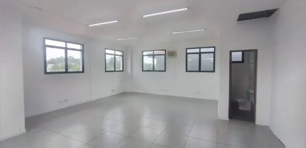 Conjunto Comercial / Sala para alugar, 68m² no Jardim da Glória, Cotia
