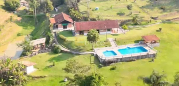 Fazenda / Sítio / Chácara à venda, 200m² no Triângulo Azul, São Lourenço da Serra