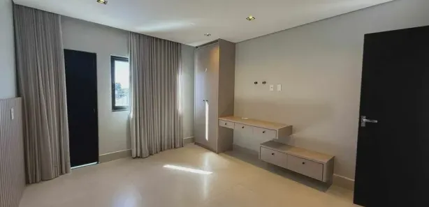 Casa de Condomínio com 4 Quartos à venda, 290m² no Jardim Leblon, Maringá