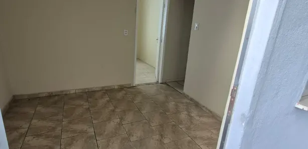 Casa com 2 Quartos para alugar, 65m² no Centro, Nilópolis