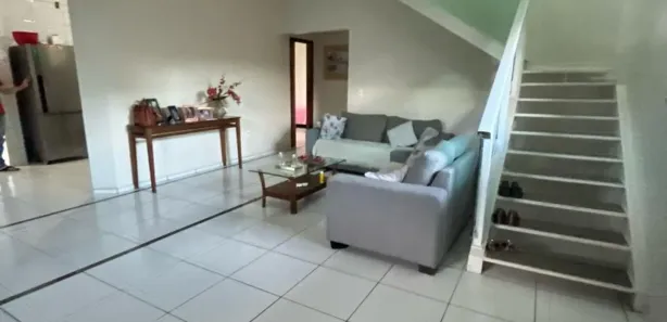 Sobrado com 5 Quartos à venda, 950m² no Vale Quem Tem, Teresina