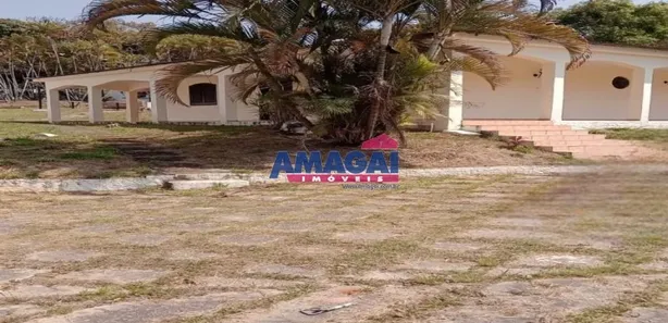 Fazenda / Sítio / Chácara com 3 Quartos para alugar, 378m² no Condomínio Lagoinha, Jacareí