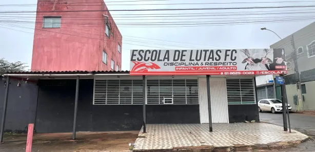 Prédio Inteiro com 3 Quartos à venda, 135m² no Ceilândia Norte, Brasília