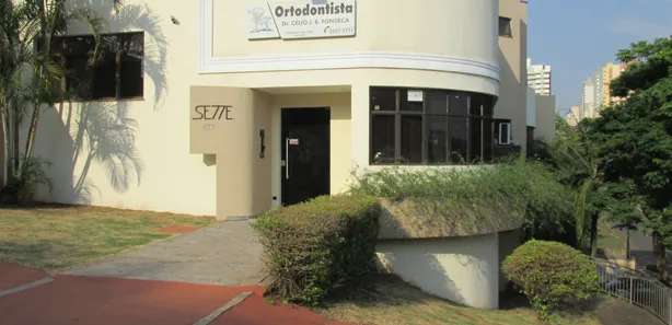 Prédio Inteiro com 14 Quartos à venda, 590m² no Quebec, Londrina