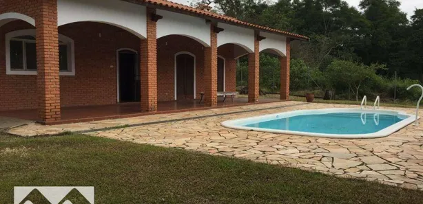 Fazenda / Sítio / Chácara com 3 Quartos à venda, 200m² no Centro, Mombuca