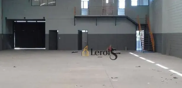 Galpão / Depósito / Armazém para alugar, 750m² no Jardim São João, Salto