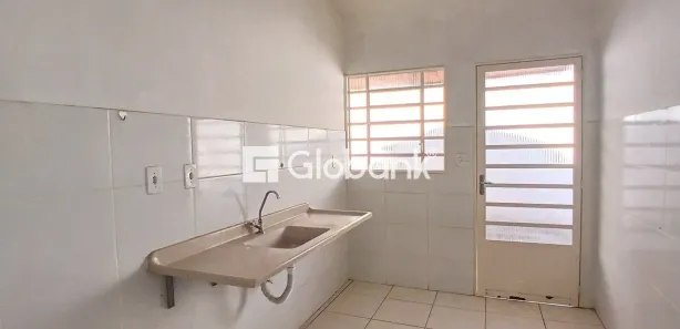 Casa com 2 Quartos para alugar, 65m² no Residencial Sul Ipês, Montes Claros