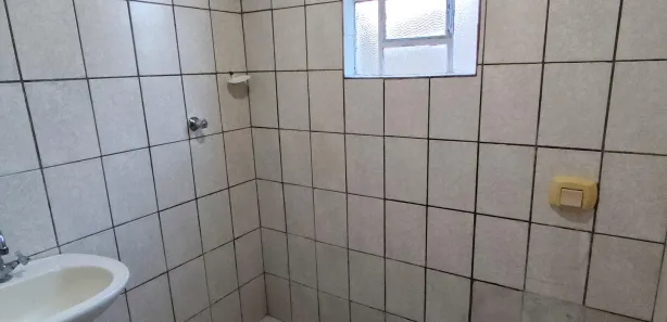 Casa com 3 Quartos para alugar, 200m² no Núcleo Bartholomeu Bueno de Miranda, Presidente Prudente