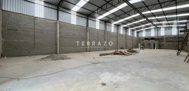 Galpão / Depósito / Armazém para alugar, 1120m² no Meudon, Teresópolis