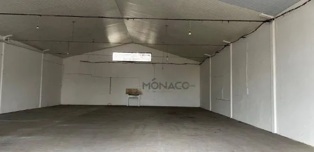 Galpão / Depósito / Armazém para alugar, 420m² no Jardim Riviera, Cambé