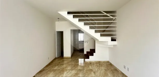 Casa de Condomínio com 2 Quartos para venda ou aluguel, 83m² no Vila Amélia, Poá