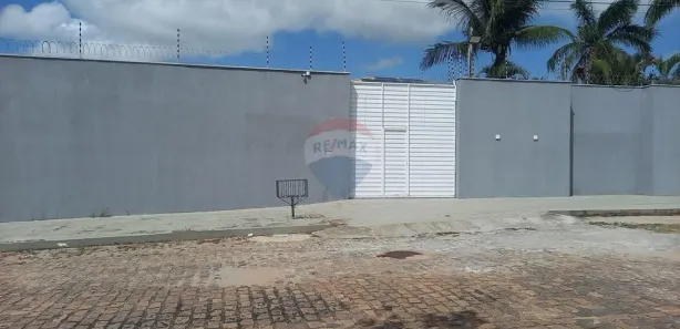 Galpão / Depósito / Armazém para alugar, 750m² no Candelária, Natal